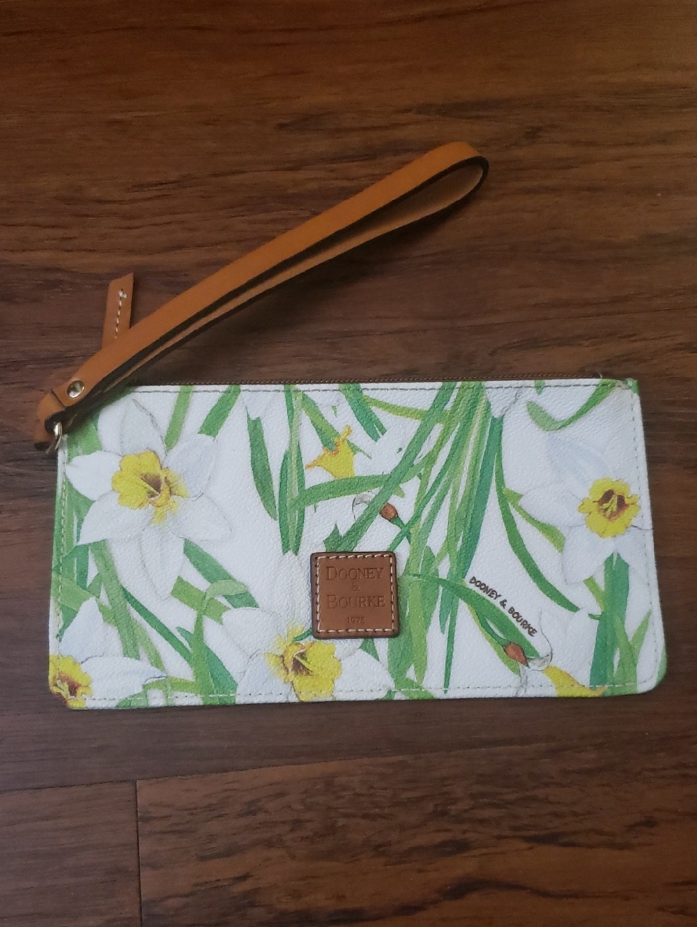 Dooney & Bourke Daffodil Wristlet 8x4.5